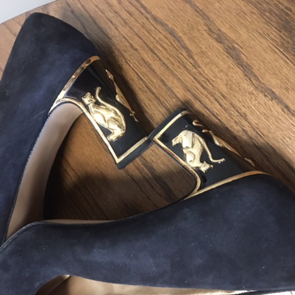 Ladies Vintage The Touch of Nina Suede Heels with Gold Panthers on Heels  Size 8